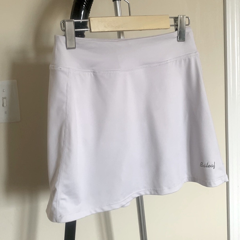 White golf or tennis skort 🤍 Size S